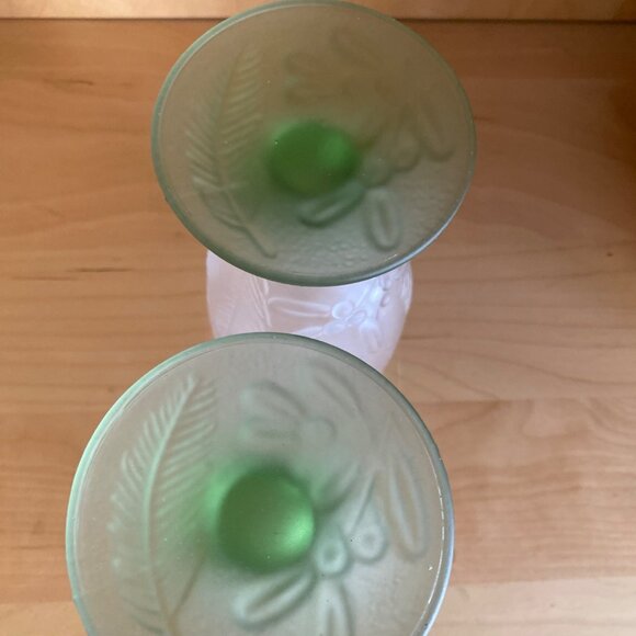 Pfaltzgraff Winterwood Green Frosted Goblets Set of 2 Sculpted Footed Glasses - Picture 7 of 9